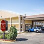 Deluxe Inn & Suites