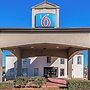 Motel 6 Ennis, TX