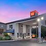 Econo Lodge Inn & Suites Near Lackland AFB