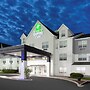 Holiday Inn Express & Suites Port Washington