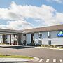 Days Inn & Suites by Wyndham Wausau