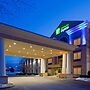 Holiday Inn Express And Suites Hagerstown, an IHG Hotel