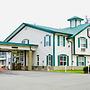 Super 8 by Wyndham 100 Mile House