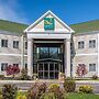 Quality Inn & Suites Middletown - Newport