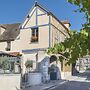 Hôtel Aux Vieux Remparts, The Originals Relais