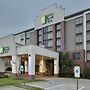 Holiday Inn Express & Suites Irving Conv Ctr - Las Colinas, an IHG Hot