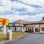 Super 8 by Wyndham Cleburne