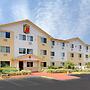 Super 8 by Wyndham Clearwater/St. Petersburg Airport