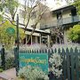 Magnolia Court Boutique Hotel Melbourne