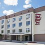 Red Roof Inn & Suites Fayetteville – Fort Bragg