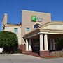 Holiday Inn Express Hotel & Suites Gainesville, an IHG Hotel