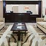 Days Inn & Suites by Wyndham New Iberia