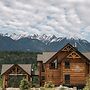 Basecamp Lodge Golden