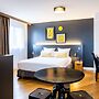 Best Western Plus Suitcase Paris La Defense