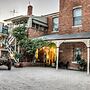 Steampacket Inn
