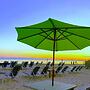 By the Sea Guests Bed & Breakfast & Suites