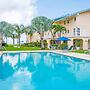Enjoy Sunsets at Fully Equipped Condo at the Beach