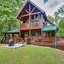 Gatlinburg Getaway: Private Hot Tub & Fireplace!