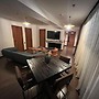 Paskunji Marshall Apartment