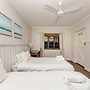 Tropical 1BD Hideaway Near Queens Beach, Fresnaye!
