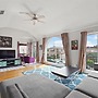 Relax & Getaway - Chic Belmont Shore Duplex