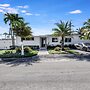Modern and Updated Delray Beach Escape Sleeps 10!