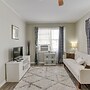 ~ 1 Mi to the Strand: Central Unit in Galveston!
