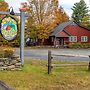 Mad House Rentals 10 Bedroom Lodge by RedAwning