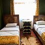 Apuuli Safaris & Cottages