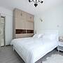 Lux Suites Sandalwood Gardens Apartments
