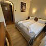 Room in B&B - Hotel Moura Double Room N5167
