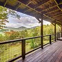 Highlands Haven: Fireplace, Deck & Mountain Views!
