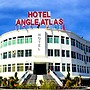 Angle Atlas Hotel
