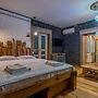 H&B apartments Zurab Zhvania