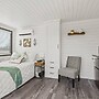 New Wilderness Hideout-cozy Container Home