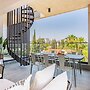 Sanders Evolution 2 - 2 Bedroom Apartment With Private Rooftop and Jac