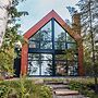 Bright Chalet With hot tub and Indoor Sauna