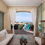 Anemone Apartment With Terrace by Wonderful Italy