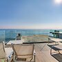 Beachfront Malibu Apartment w/ Ocean-view Balcony