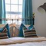 Captivating 4-bed House in Dartford
