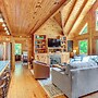 'owl's Nest' Pet-friendly Cabin w/ Private Hot Tub