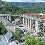 Gatlinburg Ski Week! 2 Bedroom 2 Bath Full Kitchen Sleeps N6834