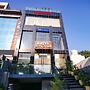 Fabhotel Prime K9 Crown