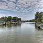 Shades of Summer by Avantstay Gazebo, Dock, View