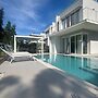 Stunning Villa With Pool and Lagoon View