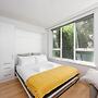 Lovely Studio With Free Parking in East Melbourne!