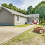 Pet-friendly Emerald Lake Retreat in Charlestown!