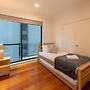Spacious 3-bed Unit in Melbourne CBD w/ Pool & Gym