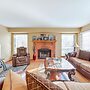 Hanover Park Townhome w/ Grill: 36 Mi to Chicago!