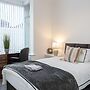 Charming 4-bed Guest House in Salford